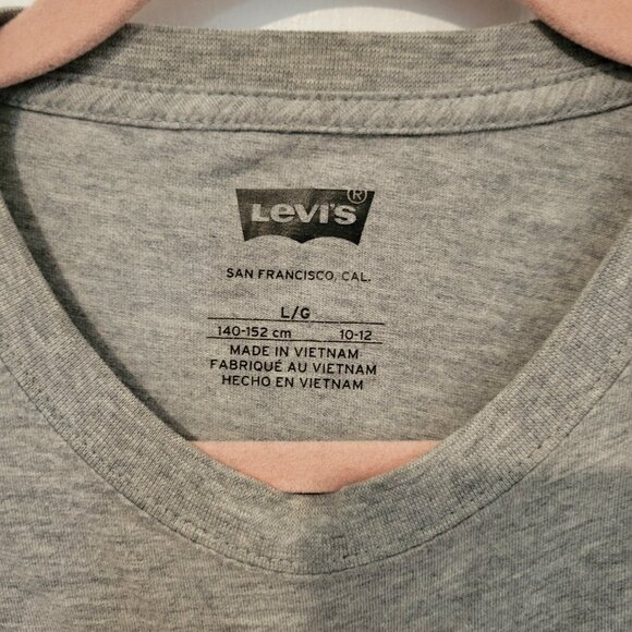 Levi’s Camo Logo Graphic T-Shirt Youth L (10–12) – Fits Women’s XS/S Baby Tee - Picture 2 of 3